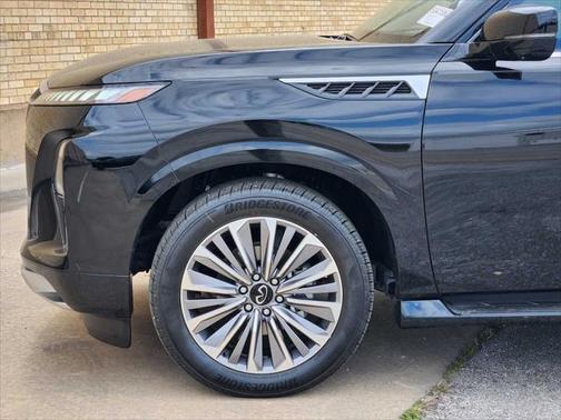 2025 INFINITI QX80 Luxe