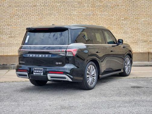 2025 INFINITI QX80 Luxe