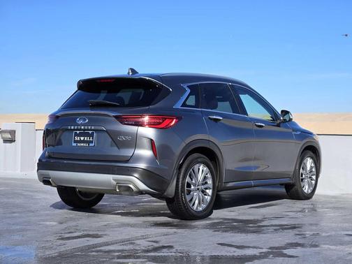 2024 INFINITI QX50 LUXE