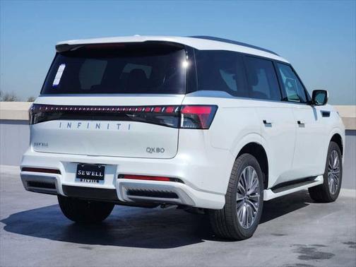 2025 INFINITI QX80 Luxe