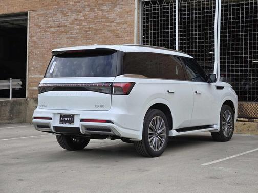 2026 INFINITI QX80 Luxe