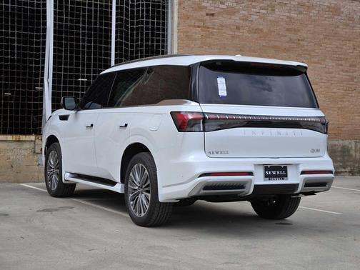 2026 INFINITI QX80 Luxe