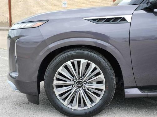 2025 INFINITI QX80 Luxe