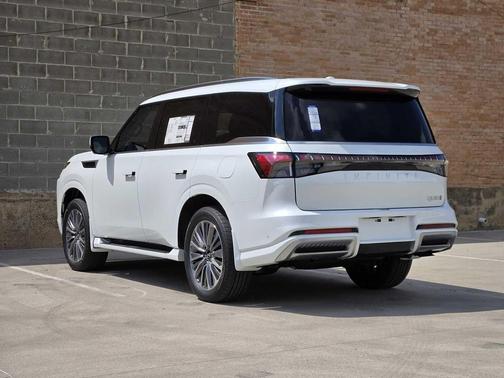 2026 INFINITI QX80 Luxe