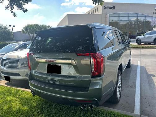 2023 GMC Yukon XL Denali