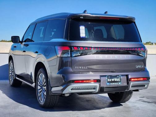 2025 INFINITI QX80 Luxe