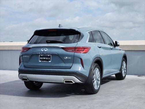 2024 INFINITI QX50 LUXE