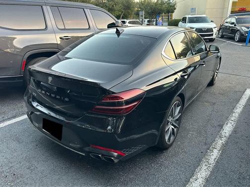 2022 Genesis G70 2.0T RWD