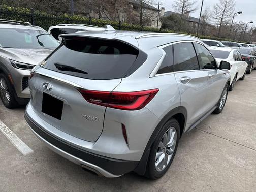 2021 INFINITI QX50 LUXE
