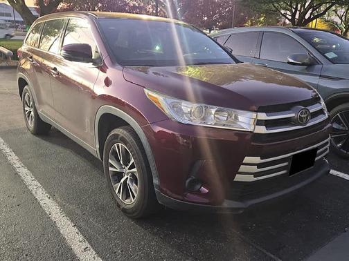 2019 Toyota Highlander LE