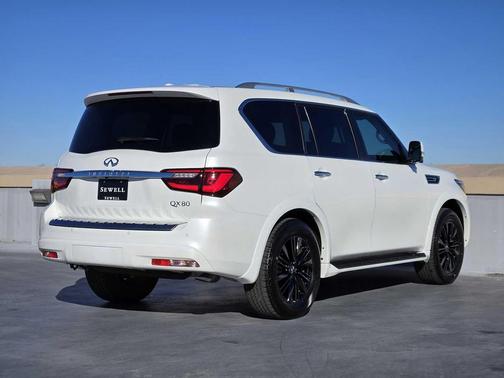 2024 INFINITI QX80 Luxe