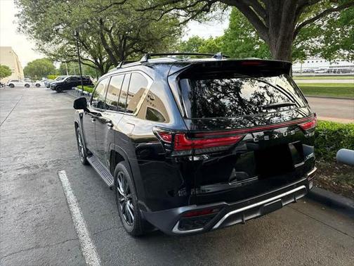 2022 Lexus LX 600 Base