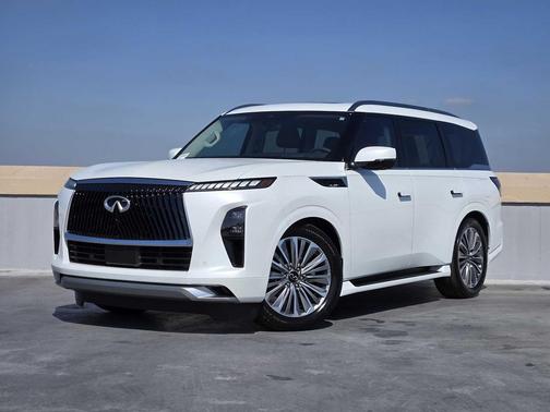 2025 INFINITI QX80 Luxe