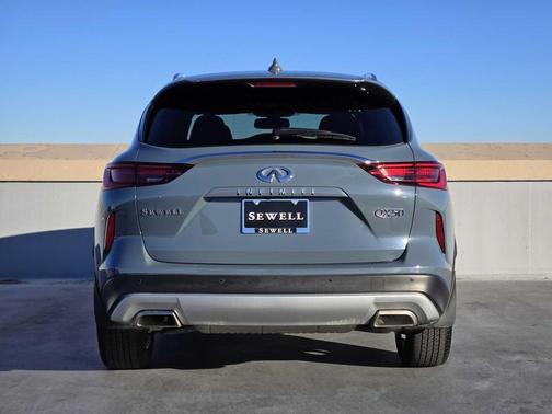 2022 INFINITI QX50 LUXE