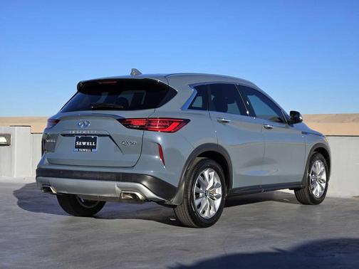 2022 INFINITI QX50 LUXE