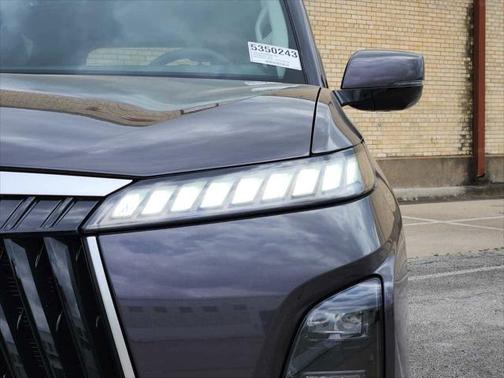 2025 INFINITI QX80 Luxe