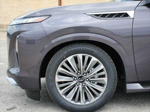 2025 INFINITI QX80 Luxe