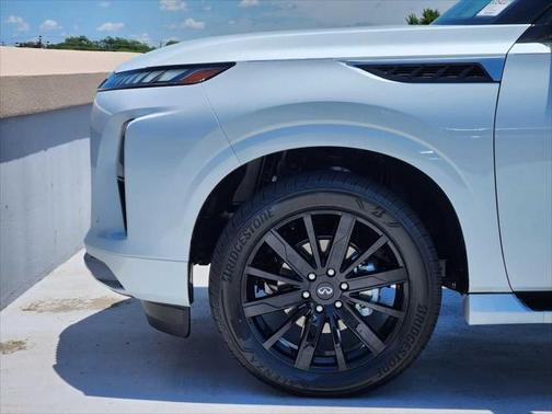 2025 INFINITI QX80 SENSORY AWD
