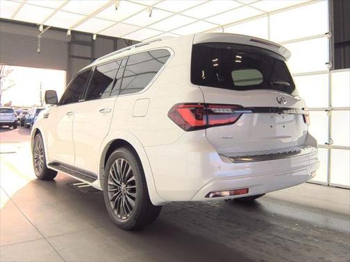 2024 INFINITI QX80 SENSORY AWD