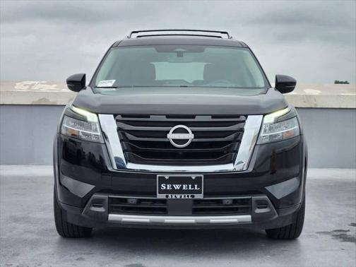 2023 Nissan Pathfinder Platinum FWD