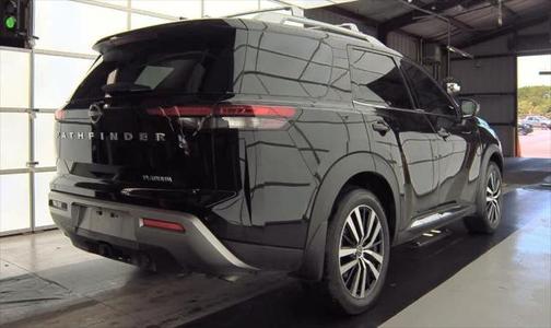 2023 Nissan Pathfinder Platinum FWD