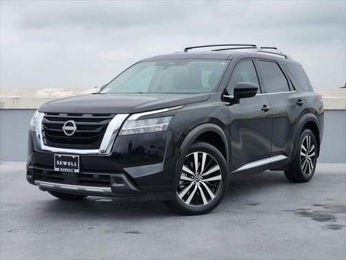 2023 Nissan Pathfinder Platinum FWD