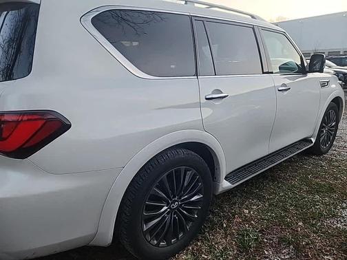 2024 INFINITI QX80 SENSORY AWD