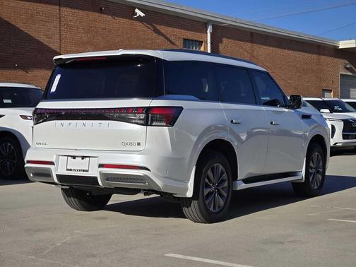 2026 INFINITI QX80 PURE AWD