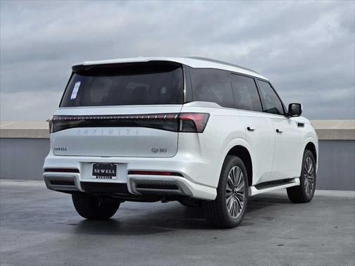 2025 INFINITI QX80 Luxe