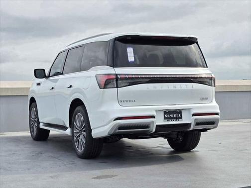 2025 INFINITI QX80 Luxe