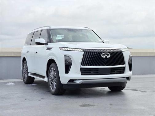 2025 INFINITI QX80 Luxe