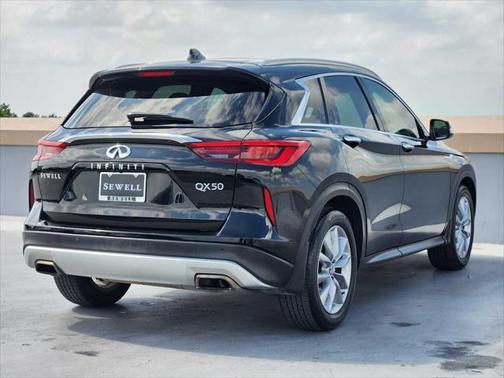 2021 INFINITI QX50 LUXE