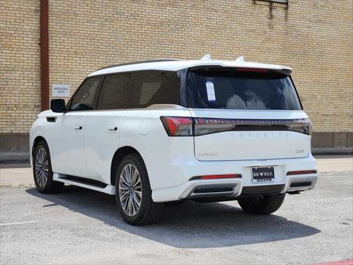 2025 INFINITI QX80 Luxe