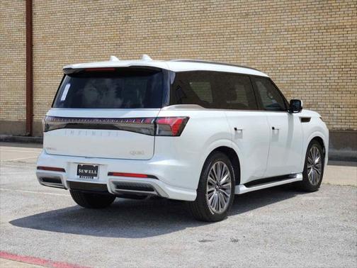 2025 INFINITI QX80 Luxe
