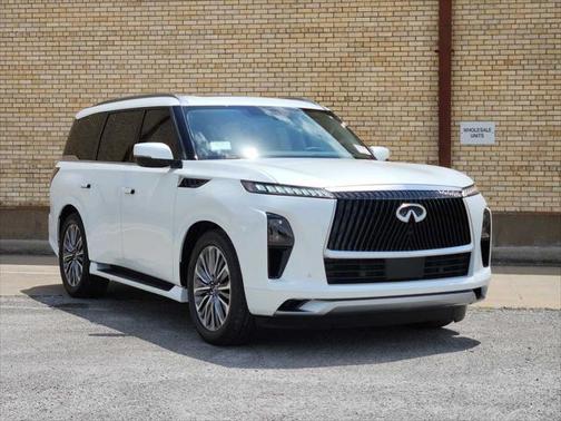 2025 INFINITI QX80 Luxe