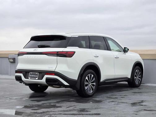 2025 INFINITI QX60 Pure