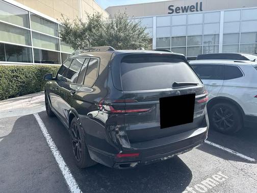 2025 BMW X7 xDrive40i