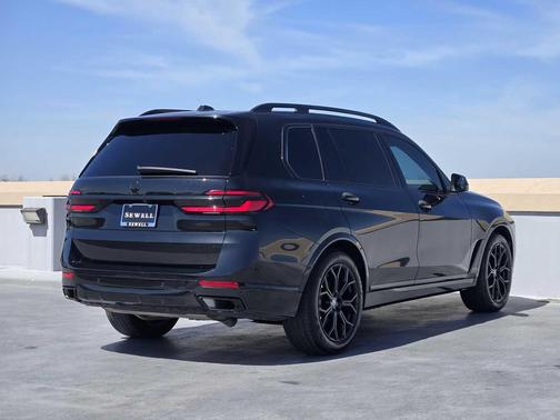 2025 BMW X7 xDrive40i