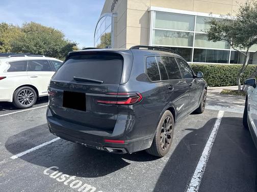 2025 BMW X7 xDrive40i