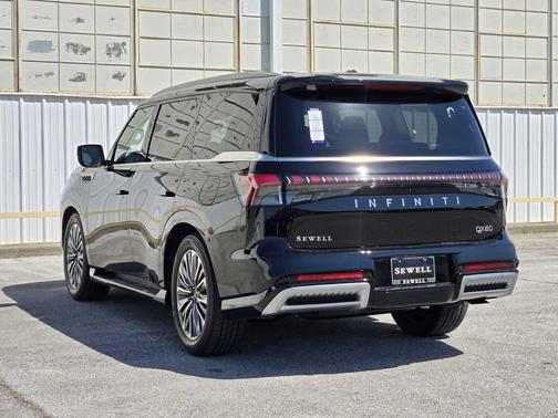 Black Obsidian 2026 INFINITI QX80 Luxe