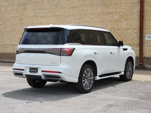 2025 INFINITI QX80 Luxe
