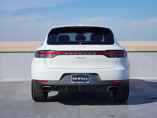 2021 Porsche Macan 