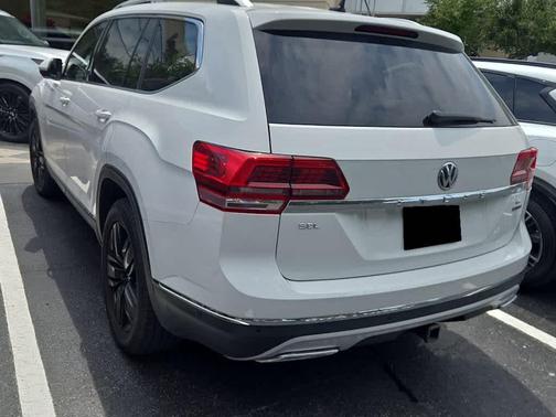 Pure White 2019 Volkswagen Atlas 3.6L SEL Premium