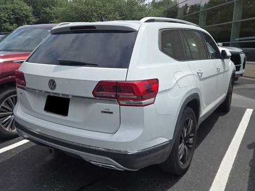 Pure White 2019 Volkswagen Atlas 3.6L SEL Premium