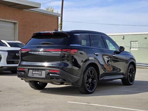 2025 INFINITI QX60 Luxe