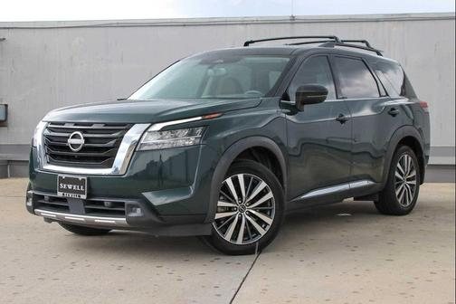 2022 Nissan Pathfinder Platinum 2WD