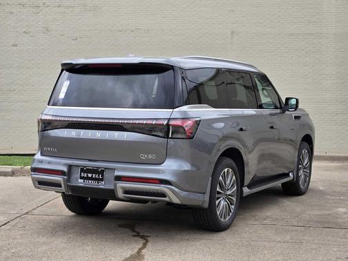 Dynamic Metal 2026 INFINITI QX80 Luxe