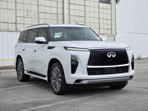 Radiant White 2026 INFINITI QX80 Luxe
