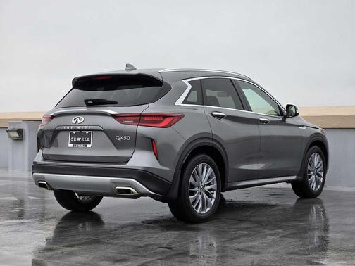 2024 INFINITI QX50 LUXE