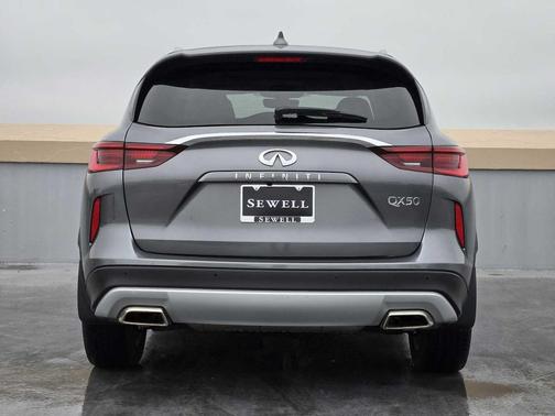 2024 INFINITI QX50 LUXE